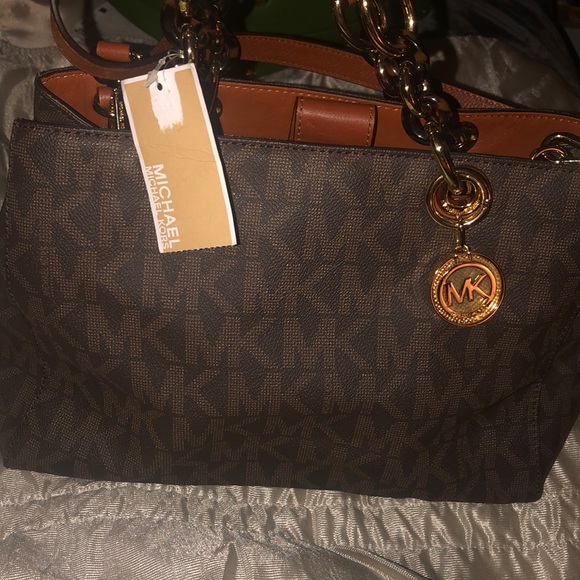 Michael Kors Cynthia Brown Satchel - Picture 2 of 7